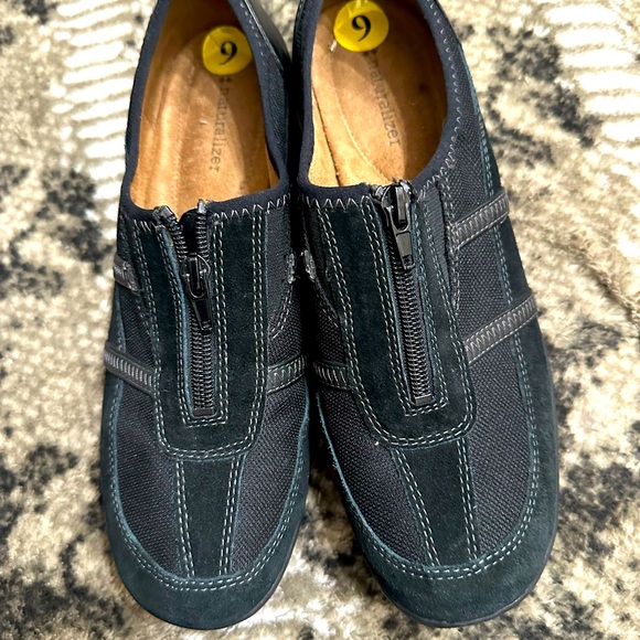 Women’s Naturalizer black Slip-On loafers with Zipper - Picture 1 of 7